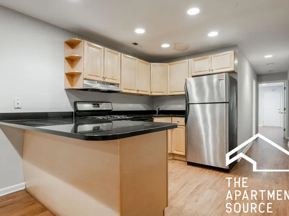 3216 N Racine Ave, Chicago, IL