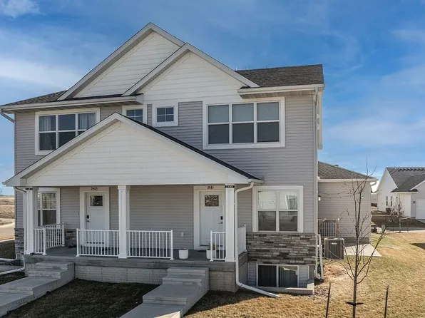2481 Rookwood Ln, Marion, IA 52302