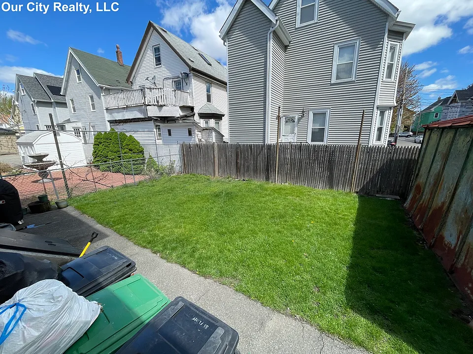 95 Flint St #2