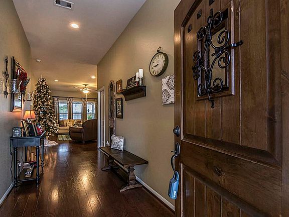3rd image of 2086 Silverthorn Ln
