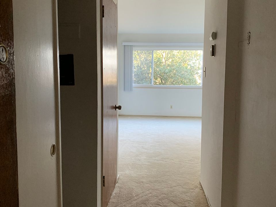 1st image of 130 Irene Ct #5