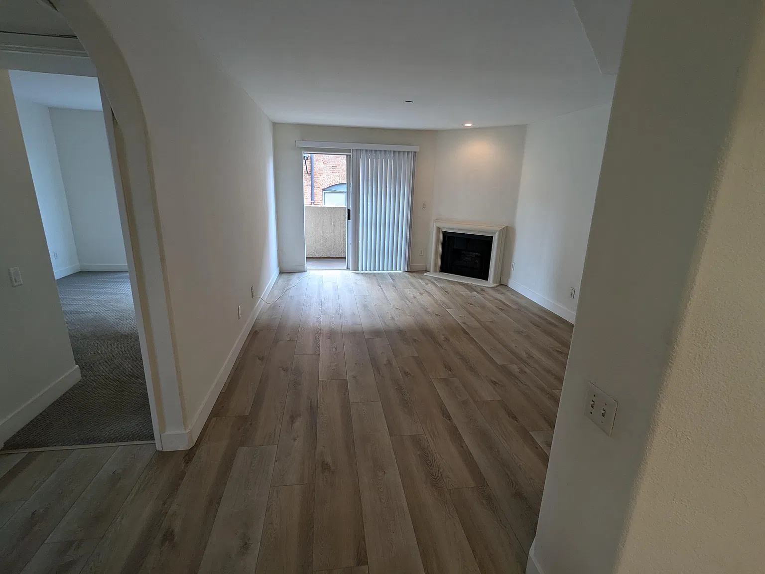 Cloverdale Luxury Apt — Photo 1