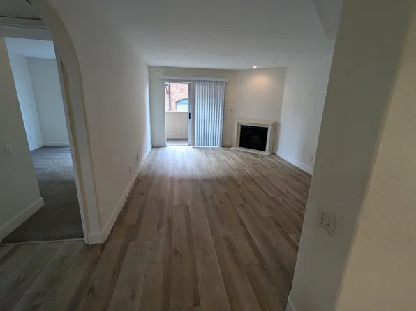Cloverdale Luxury Apt