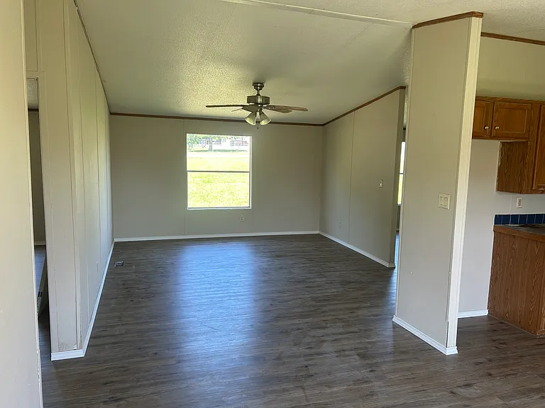 239 Cedar Dr — Photo 3