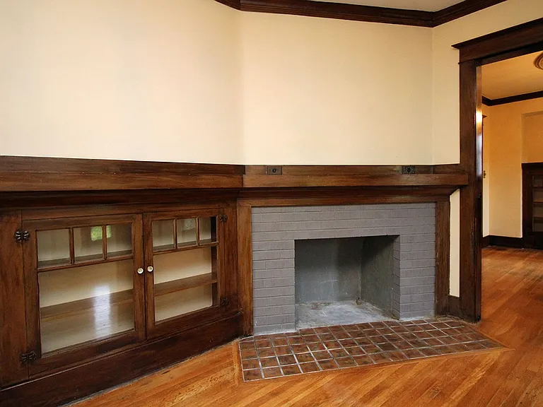 141 NE Bryant St — Photo 6
