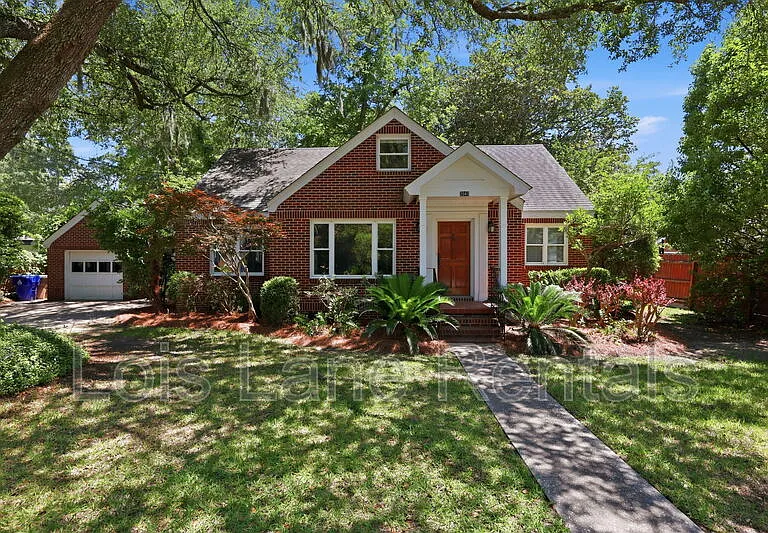 2043 Wappoo Dr — Photo 1