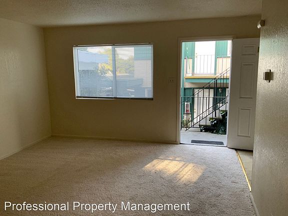 2nd image of 2040 Stanton Ave Unit 1