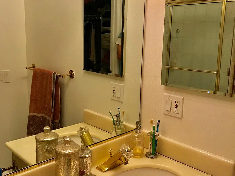 8349 Blackburn Ave #302 — Photo 195