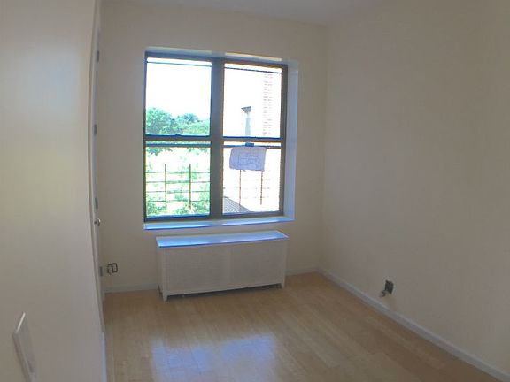 4th image of 1035 Washington Ave