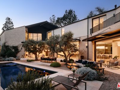 1054 Angelo Dr, Beverly Hills, CA, 90210