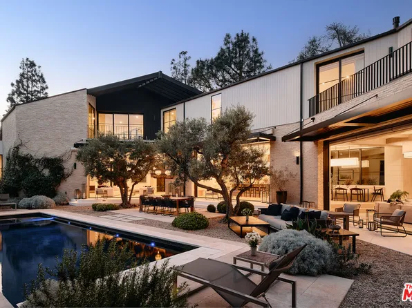1054 Angelo Dr, Beverly Hills, CA 90210
