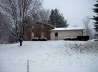 626 Circle Ridge Dr, Buchanan, MI 49107