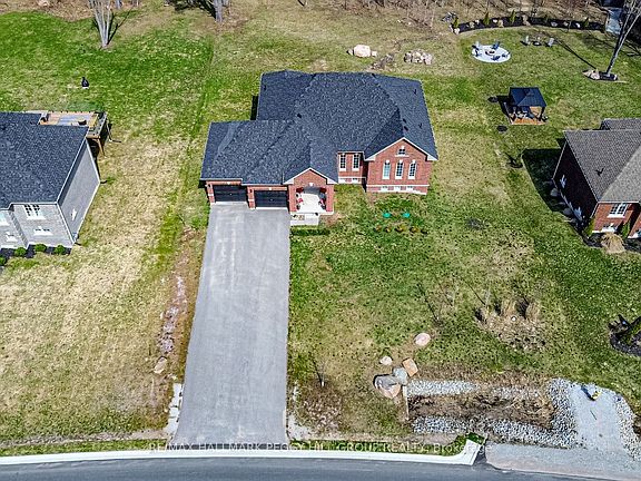 2nd image of 82 Diamond Valley Dr