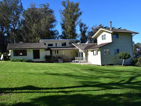 MAIN HOUSE AND 2 STORY OHANA