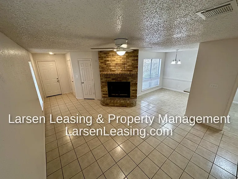 223 Mountainview Dr — Photo 2