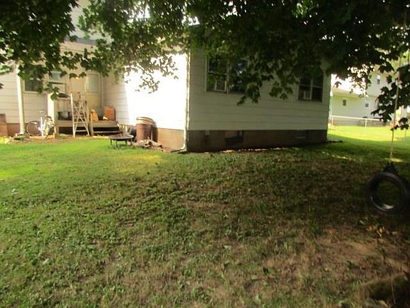 3rd image of 2440 Westside Dr