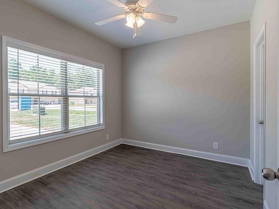 3rd image of 291 Smithson Ln #D
