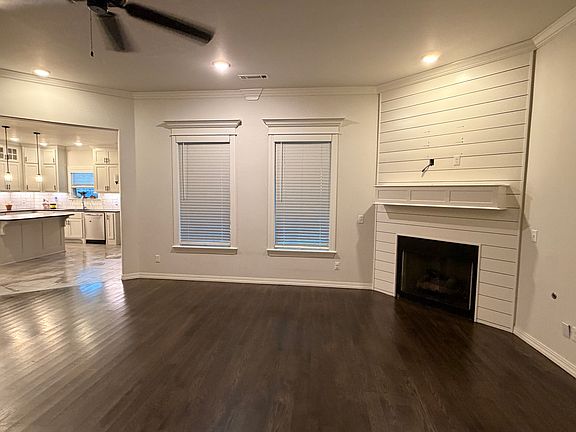5th image of 6205 S 61st St