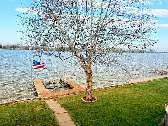 3rd image of 360 Lake Shore Dr