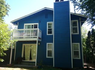 908 25th Ave, Seattle, WA 98122