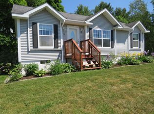 72 Starling Dr, Bangor, ME 04401