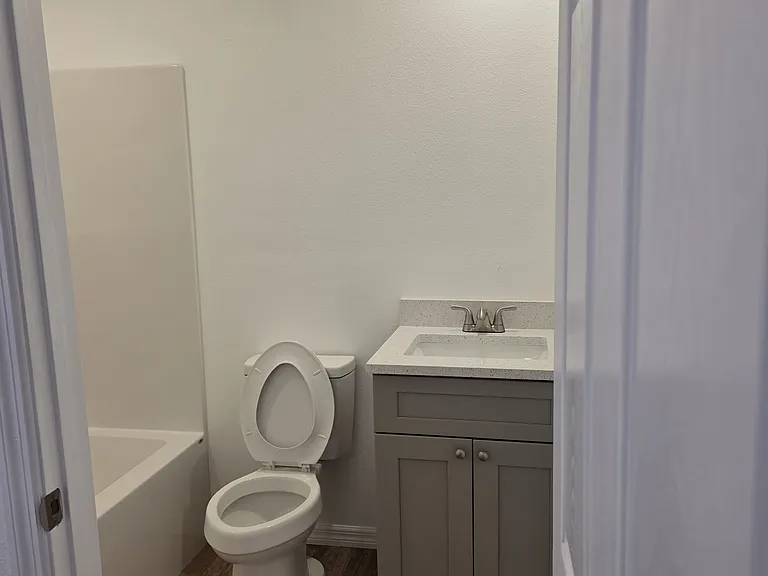 746 Church Ave SW — Photo 6