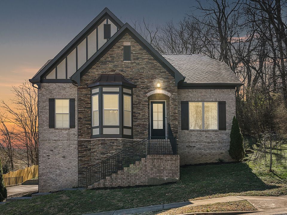 1st image of 921 Holgate Ct
