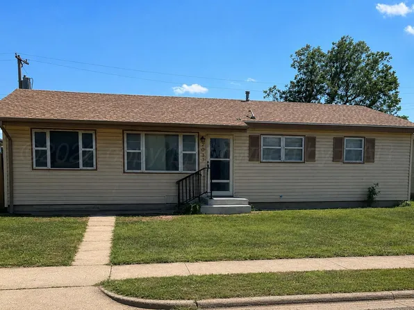 203 W 12th Ave, Spearman, TX 79081