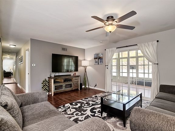 4th image of 4631 Chateau Ct
