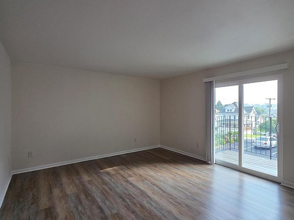 2nd image of 501 Walnut Ave SE APT 7