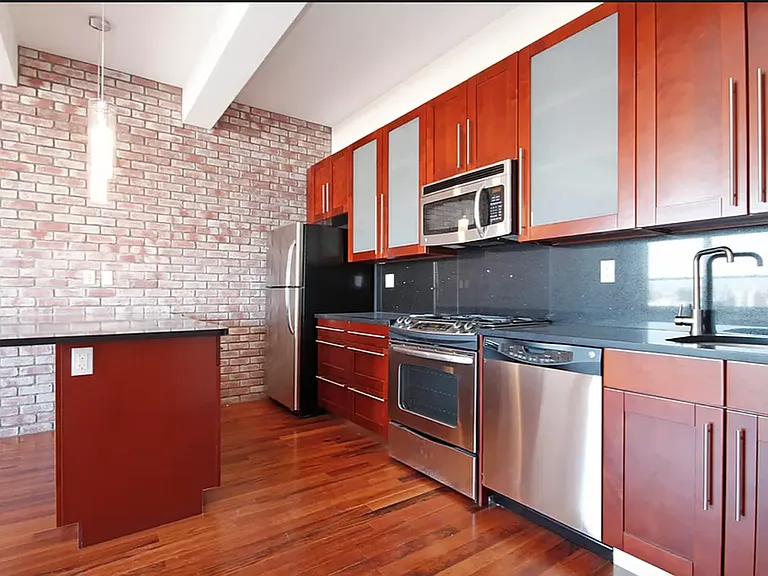 240 Meeker Ave #42 — Photo 3