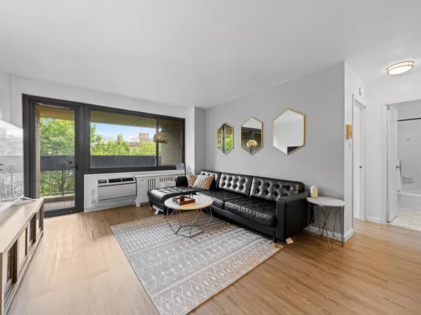 333 Pearl Street image 4 of 15