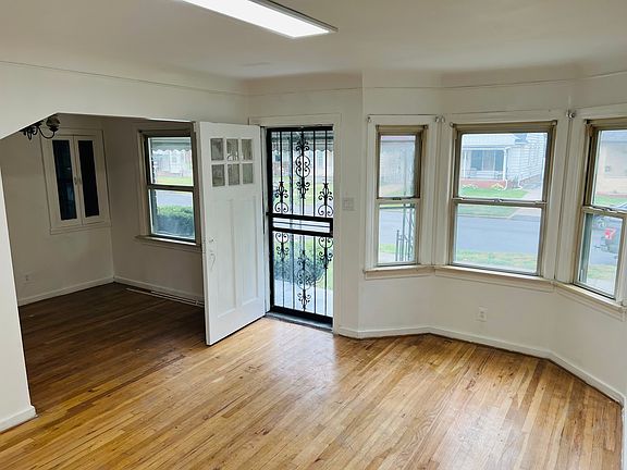 2nd image of 6332 Woodmont Ave
