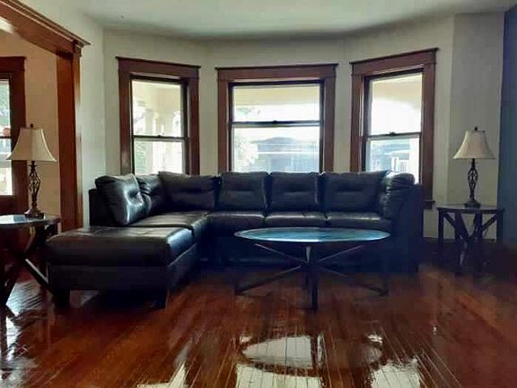 3rd image of 634 Chilton Ave #2