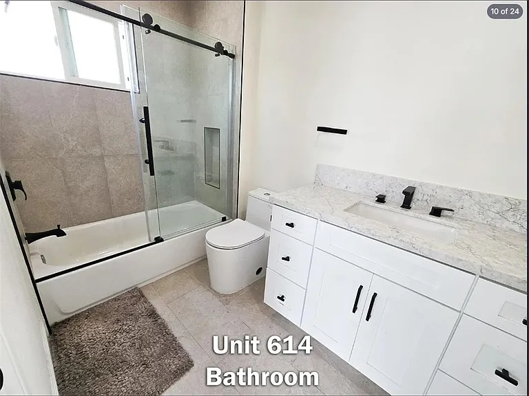 614 W 84th St #614 — Photo 4