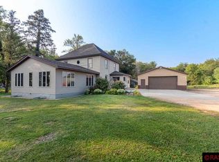 1024 Le Center St, Le Center, MN 56057