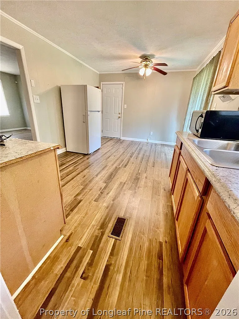 3 bed, 1.5 bath, 1107 sqft, $1,350 — Photo 3