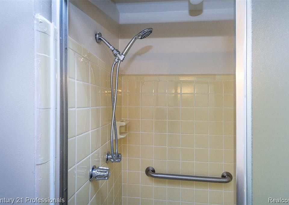 6361 Emerald Lake Dr, photo 30
