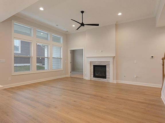 4th image of 329 Millers Cove Ct