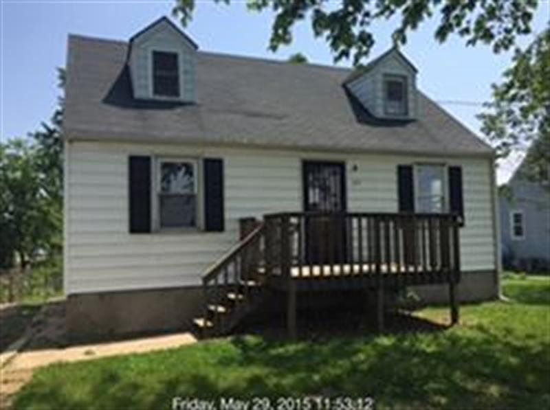 2nd image of 215 Middle River Rd