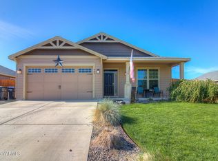 802 Summit Ave, Moxee, WA 98936