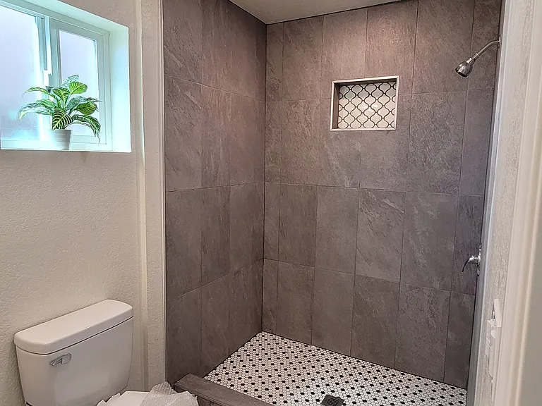 1 Full bathroom
