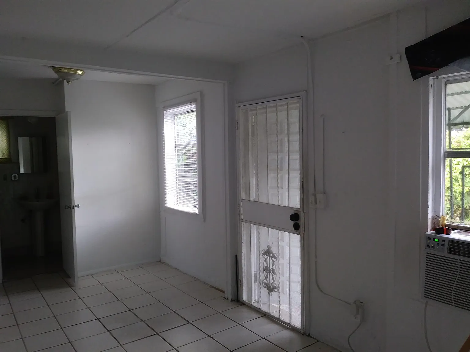 1 bed, $1,300 — Photo 2