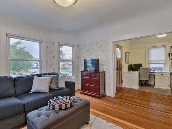 5th image of 200 S Bayview Ave