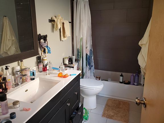 4th image of 3637 W Shakespeare Ave #3W