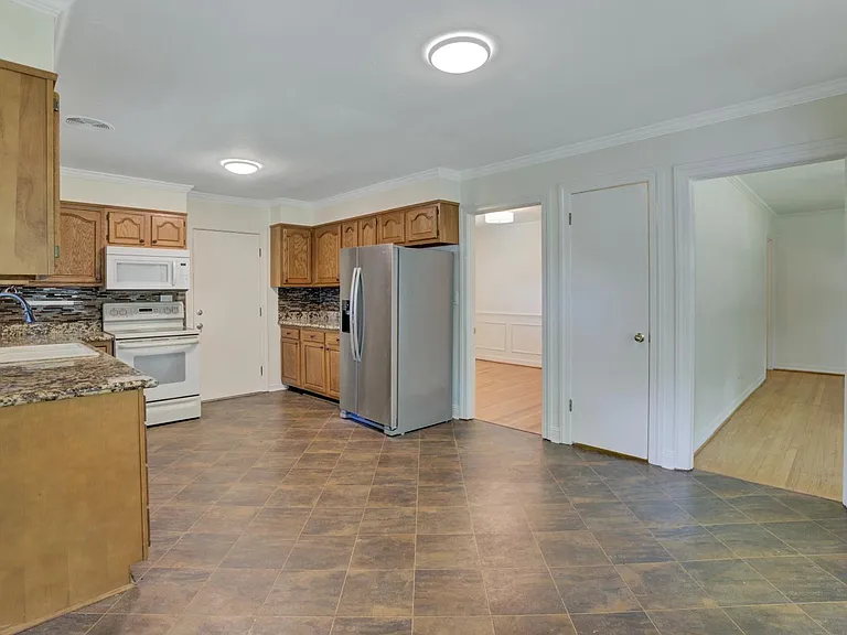 121 Marshdale Ave SW — Photo 10