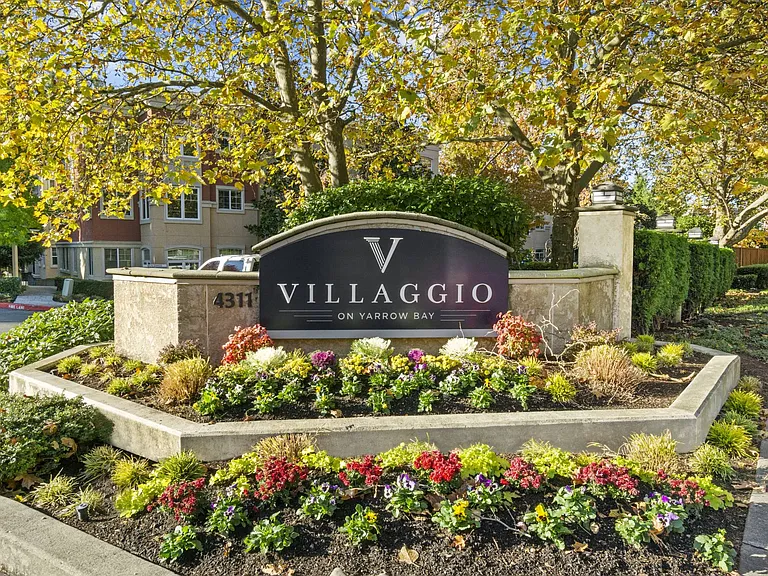 Villaggio on Yarrow Bay — Photo 36