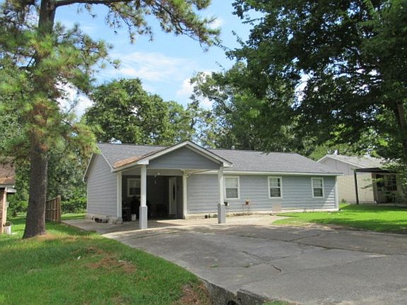 3rd image of 820 Magnolia Ave