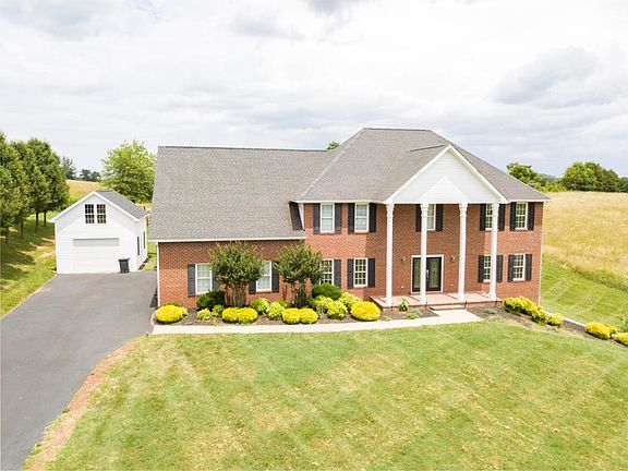 5th image of 44 Fox Moor Ct