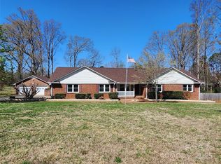 1301 Huckleberry Dr, Lincolnton, NC 28092